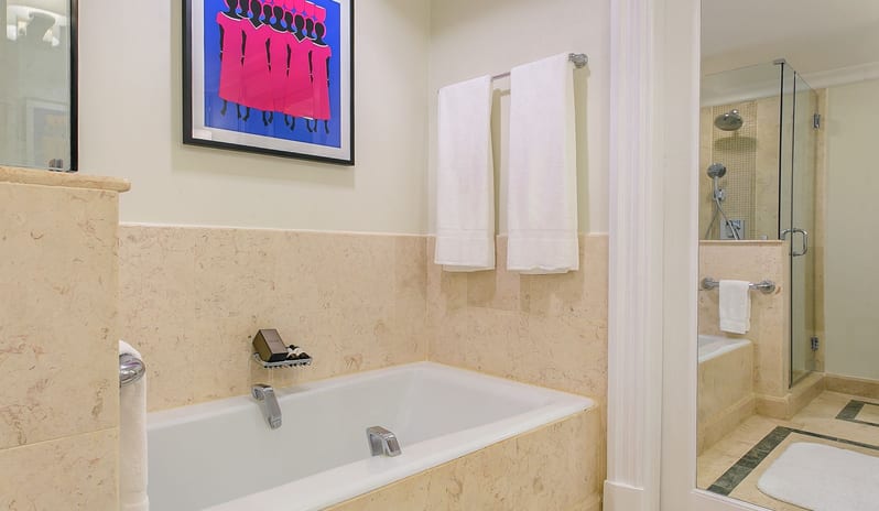 Fairmont Royal Pavilion Luxury Ocean Front bathroom 2